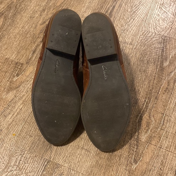 Clarks Booties GUC - Picture 2 of 7